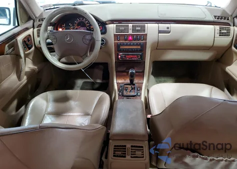 2002 Mercedes-Benz E 320 4Matic из США, поврежденный, VIN WDBJF82J02X065334